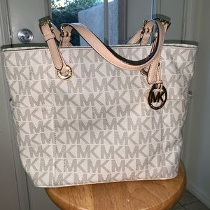 Michael Kors Signature Vanilla Jet Set Tote